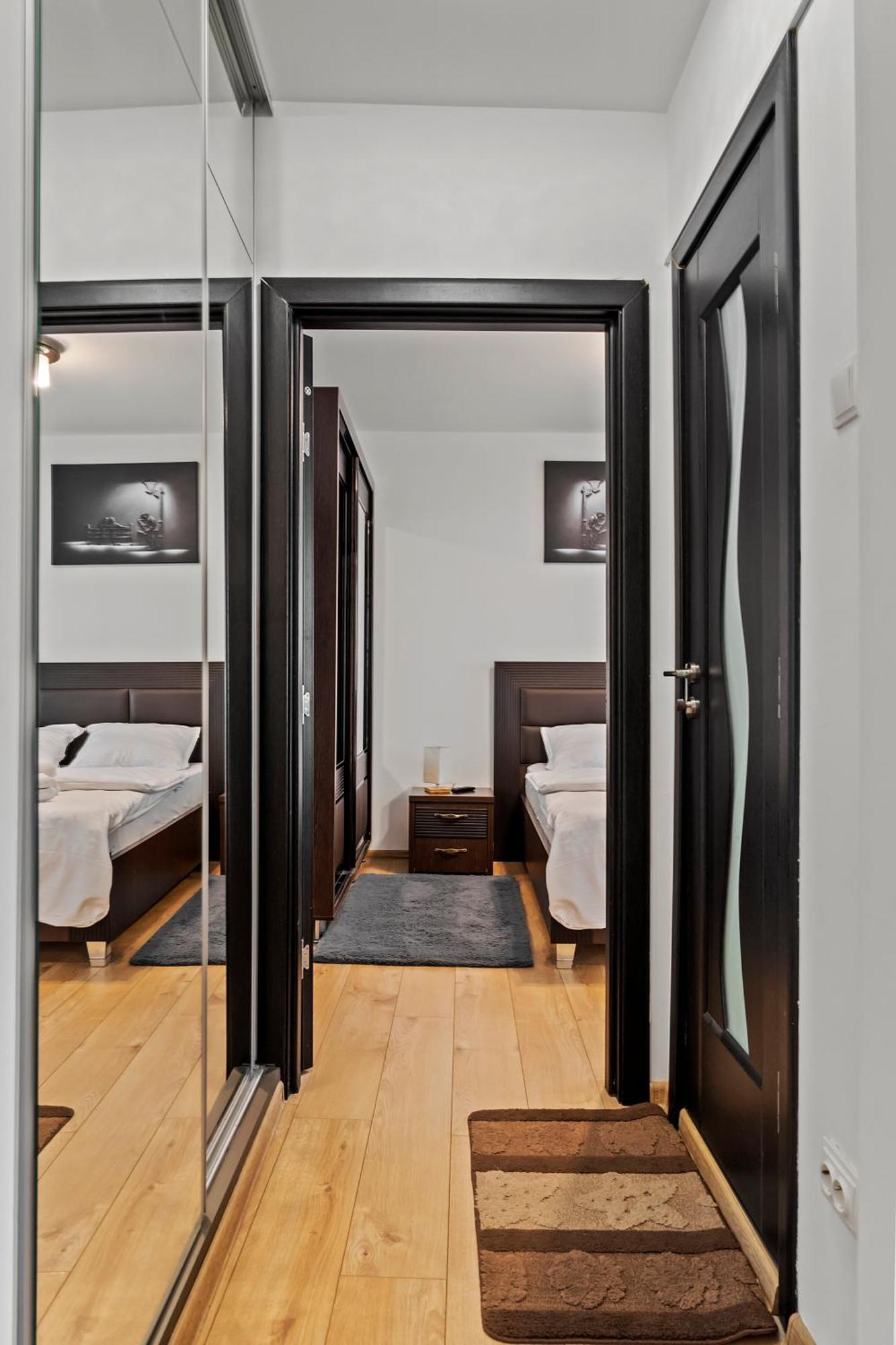 Apartament De Lux Drumul Taberei Bucarest Esterno foto