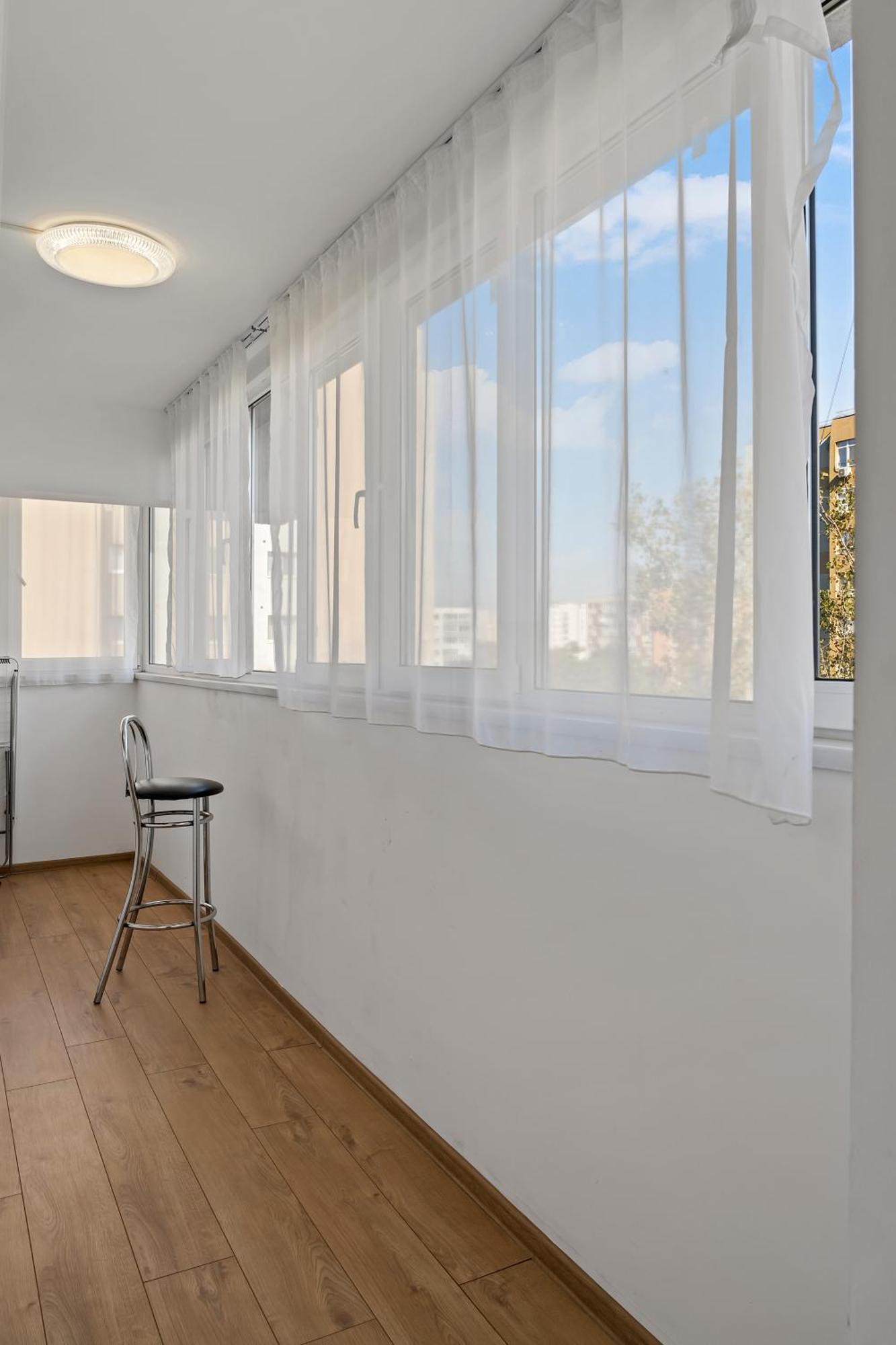 Apartament De Lux Drumul Taberei Bucarest Esterno foto